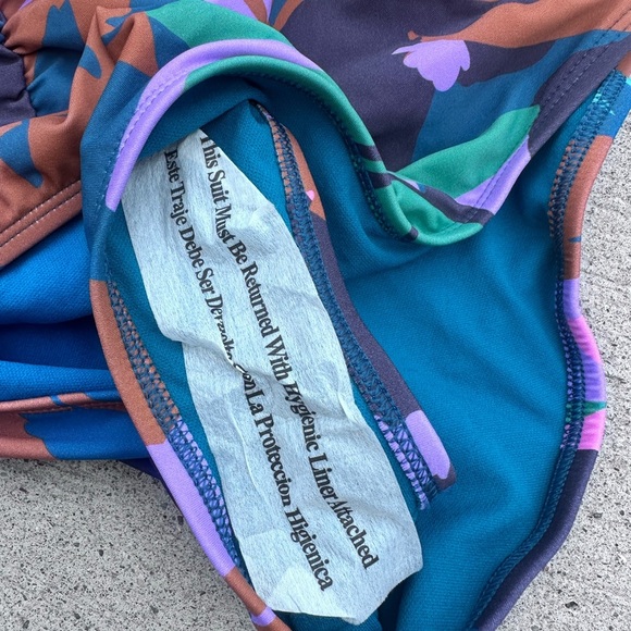 Shade & Shore Colorful One-Piece Swimsuit NWT - Picture 3 of 6